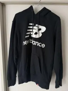 new balance 黒 フード付きパーカー　M