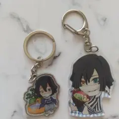 ✴️鬼滅の刃✴️アクリルキーホルダー伊黒小芭内&禰豆子缶バッチチャームセット