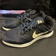 【スニーカー】NIKE ネイビー　ランニングシューズ
