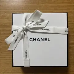 CHANEL ギフトボックス ホワイト/ブラック