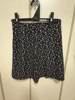 Brandy Melville 花柄 ミニスカートのサムネイル