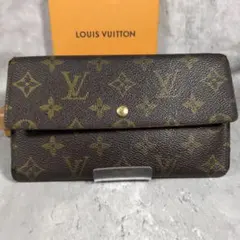 LOUIS VUITTON ポルトトレゾール インターナショナル三つ折り財布のサムネイル