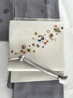 宝尽し 犬張子 灰白色 絹 染め九寸名古屋帯 美品 宝尽し 犬張子 灰白色 染め九寸名古屋帯 美品 - メルカリ