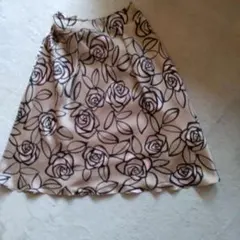 バラ柄 フレアスカート ひざ丈H HANAEMORI--38