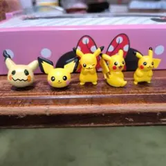 ポケモンミニフィギュア3体&指輪2個セット　値下げ中のサムネイル