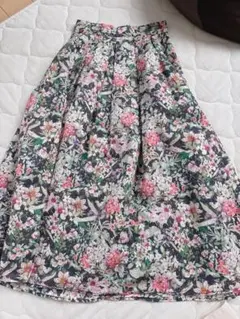 HUIT bouquet ユイットブーケロングスカート花柄 ボタニカル フレアのサムネイル