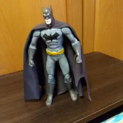 Batmanバットマン フィギュア 布製マント付きDC - メルカリ