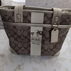COACH シグネチャー トートバッグ ブラウンのサムネイル