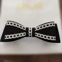 黒と白のリボンバレッタ