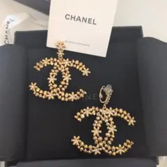 CHANEL ロゴデザイン イヤリング