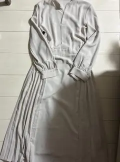 ロペピクニック　ロングワンピース　フォーマル　プリーツ　ベージュ　長袖