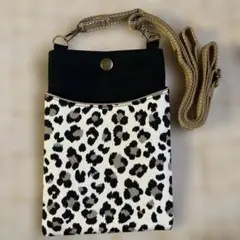 スマホショルダー　レオパード　ハンドメイド　ポケット付き
