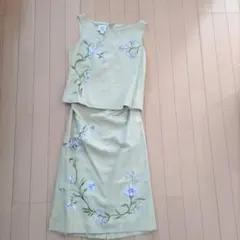 ローラ・アシュレイ 薄い緑色 花柄刺繍 ノースリーブセットアップ