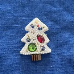クリスマスツリー③ ビーズブローチ　ハンドメイド