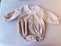 ベージュ コーデュロイロンパース レース襟付き