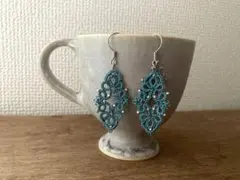 タティングレース＊ダイヤ型ピアス　ブルー