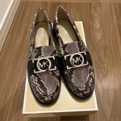 MICHAEL KORS パイソン柄 ローファーのサムネイル