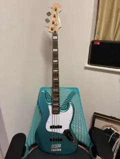 Squier Musicmaster Bass 本体 ホワイト サイン入り - メルカリ