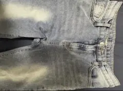 ライトブルーのフレアデニム