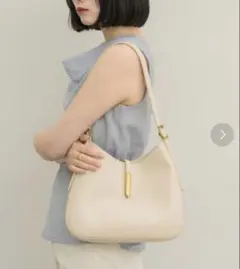 NEUNA 【ポーチ付き！】ラウンドトートバッグ ivory