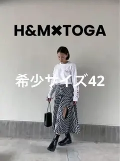 TOGA × H&M カットアウトプリーツスカート 42 完売 人気コラボ 美品のサムネイル