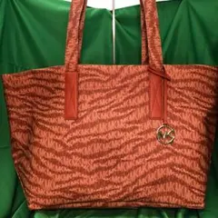 ‼️超美品‼️ マイケルコースMICHAEL KORS 大型トートバックPVCレザー