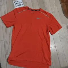 NIKERUNNING　ナイキランニング　トレーニングウェア　ランニングウェア