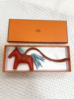 p*i様 HERMES ロデオ チャーム PM アニューミロ ジョーヌドール HERMES ロデオ チャーム PM アニューミロ ジョーヌドール - メルカリ