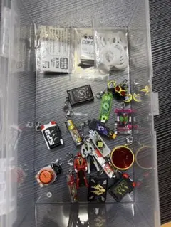 仮面ライダー、スーパー戦隊シリーズめじるしアクセサリー