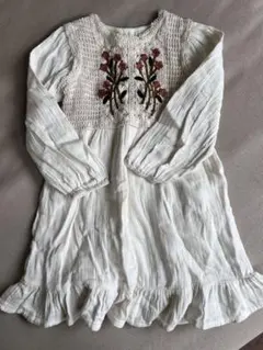 オフホワイト刺繍入りワンピース　116cm