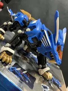 廃盤トミカ】トミカブロス ゾイドブレードライガー青 - メルカリ