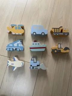 乗り物形状の木製おもちゃ8個セット