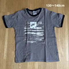 NIKE Tシャツ グレー 130〜140cm Sサイズ 子供服のサムネイル