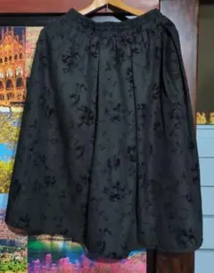 黒のフレアスカート Lサイズ 花柄刺繍