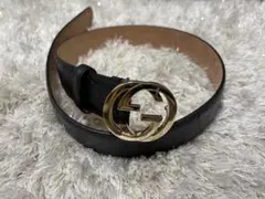 GUCCI ブラックレザー ベルト GGパターン　レディース