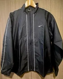 NIKE ナイキ ウィンドブレーカー 黒 レディースM 未使用 軽量 撥水