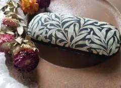 Item thumbnail for item 7f2a8035-0501-4edd-8b5d-57814fe440ef