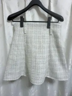 【美品】ツイード フレアミニスカート M アイボリー 韓国 【値下げ】のサムネイル