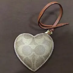 COACH ハートパフィ バッグチャーム シグネチャー