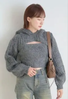 mystic グレー フード付き ニットセーター クロップド丈