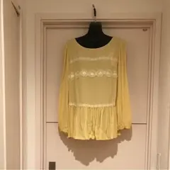 再値下げ！PEYTON PLACE 新品タグ付き 13号 フラワー ブラウスのサムネイル