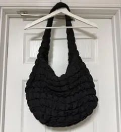 COS キルティング ショルダーバッグ オーバーサイズ