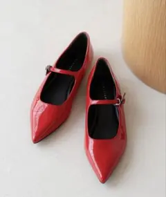 赤 エナメル ポインテッドトゥパンプス