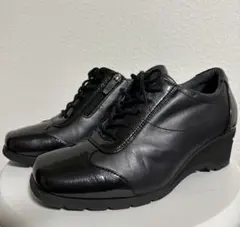 アシックス・ペダラウォーキングシューズ　22.5 EEE