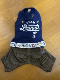 ペットパラダイス　スヌーピーのタンクトップとショートパンツ
