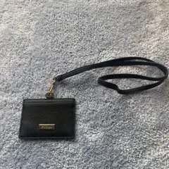 美品　FURLA レザー　ICカードケース　ブラック黒ストラップ付き