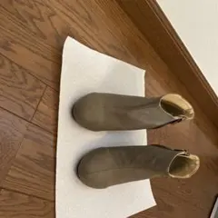 ショートブーツ  灰色  Mサイズ