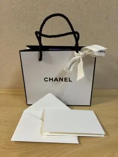 CHANEL ショッパー 紙袋　リボン　シャネルマーク入りカード付き