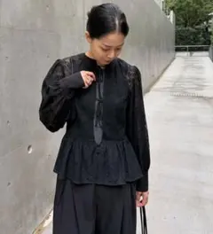 2606043 2WAY EMBROIDERY RUFFLE BLOUSE 黒 - メルカリ