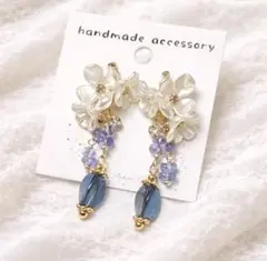 ネジバネイヤリング《フラワー／ブルー》